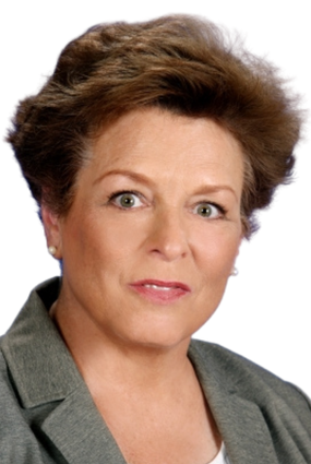 Portrait of Lola Toups, Realtor.