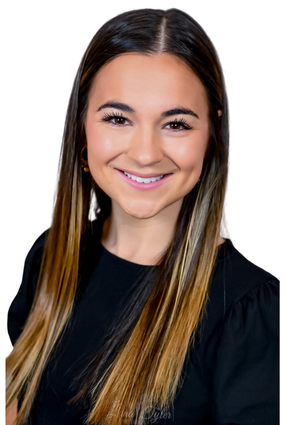 Portrait of Carley Juranka, Realtor.